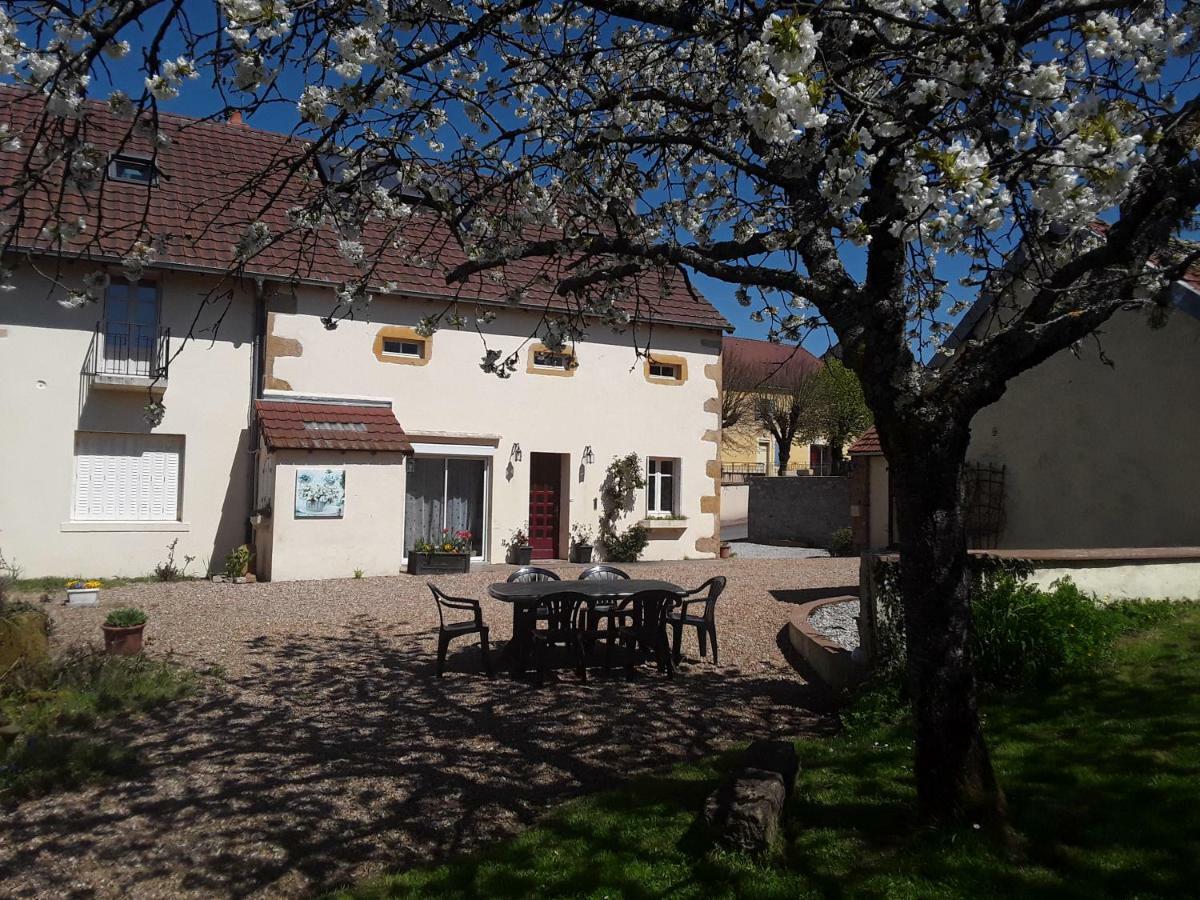 Escampette Hotel Saint-Aubin-en-Charollais Екстериор снимка